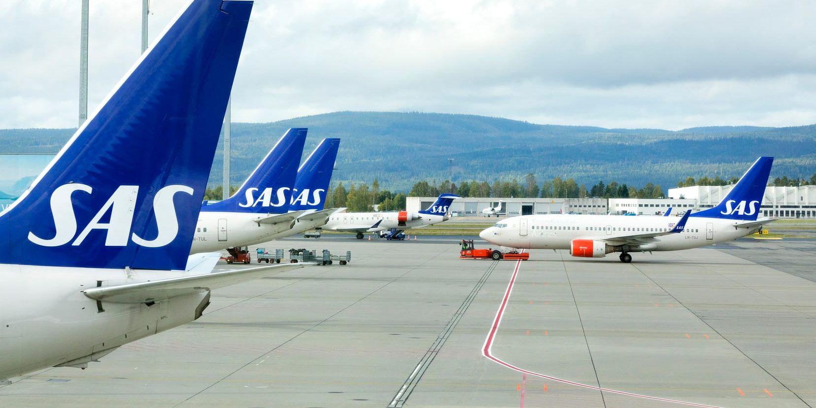 Ett SAS-plan på Gardermoens flygplats i Oslo. Arkivbild.