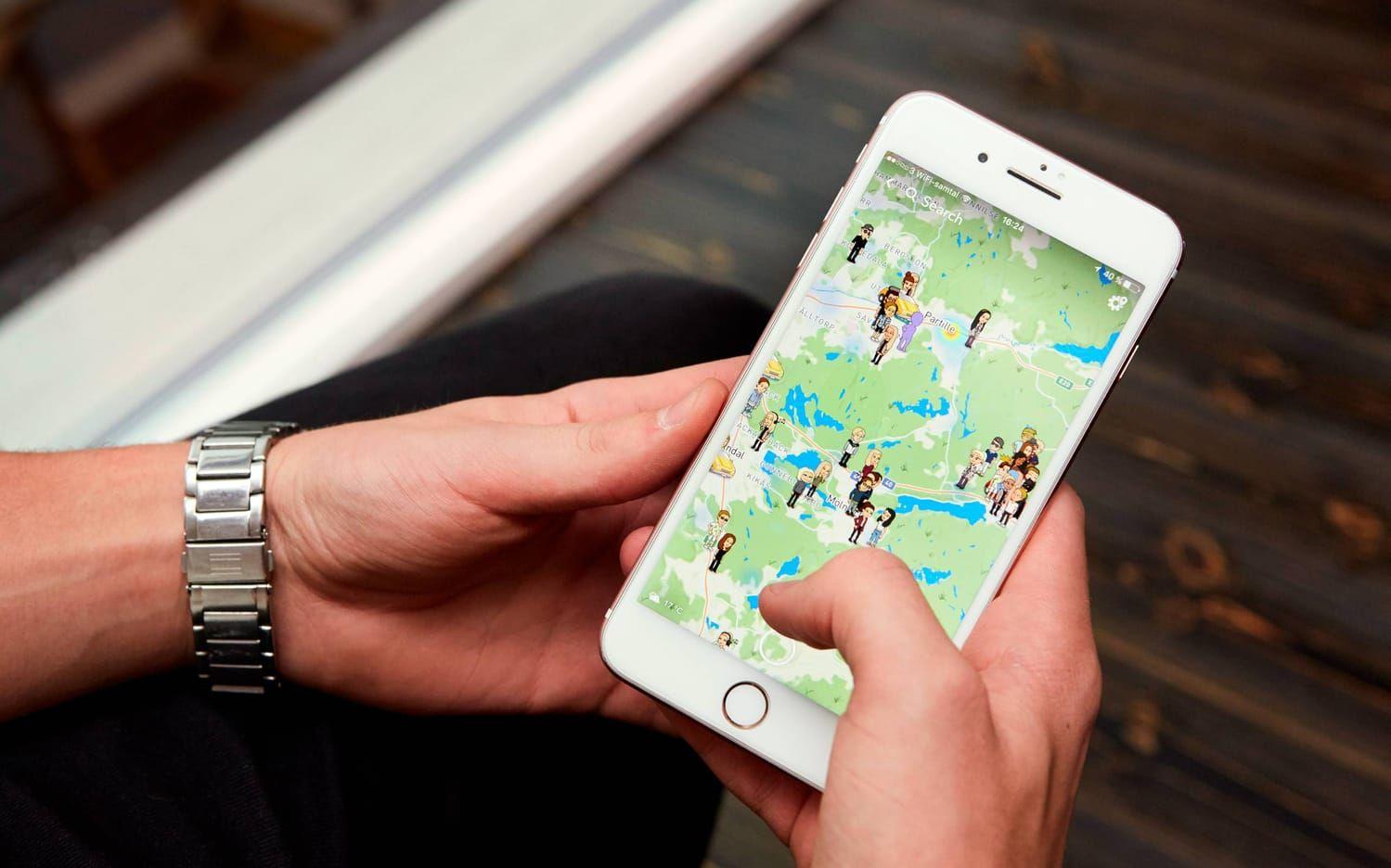 KOMPISKARTA. Med hjälp av Snapchats kartfunktion användare som godkänt det visa sina vänner var de är någonstans. Bild: Anna von Brömssen