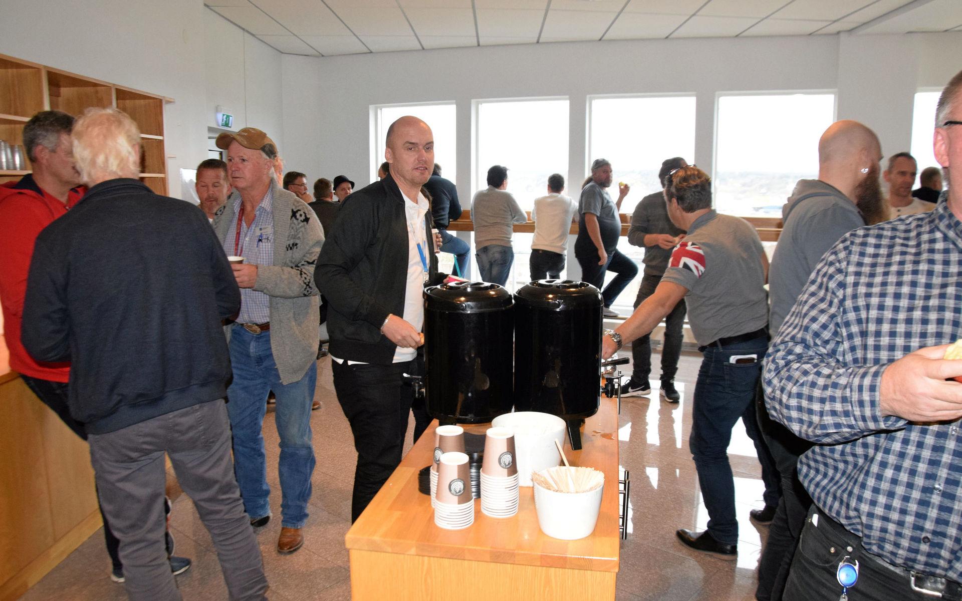 Kaffepaus. 175 bygglärare från hela regionen är på konferens på Bohusgården måndag och tisdag.