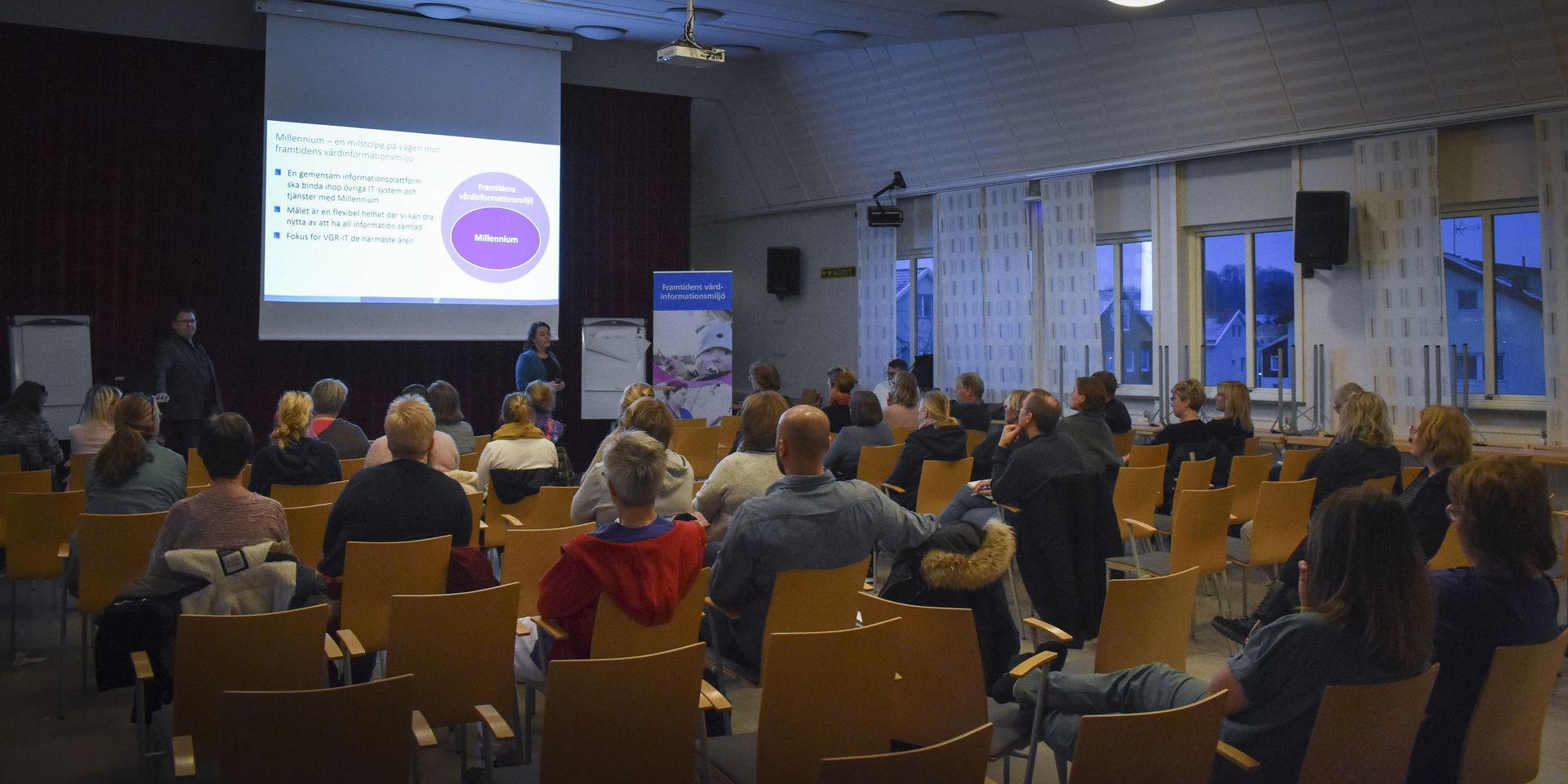 Informationsmöte om FVM i aulan på Uddevalla sjukhus.