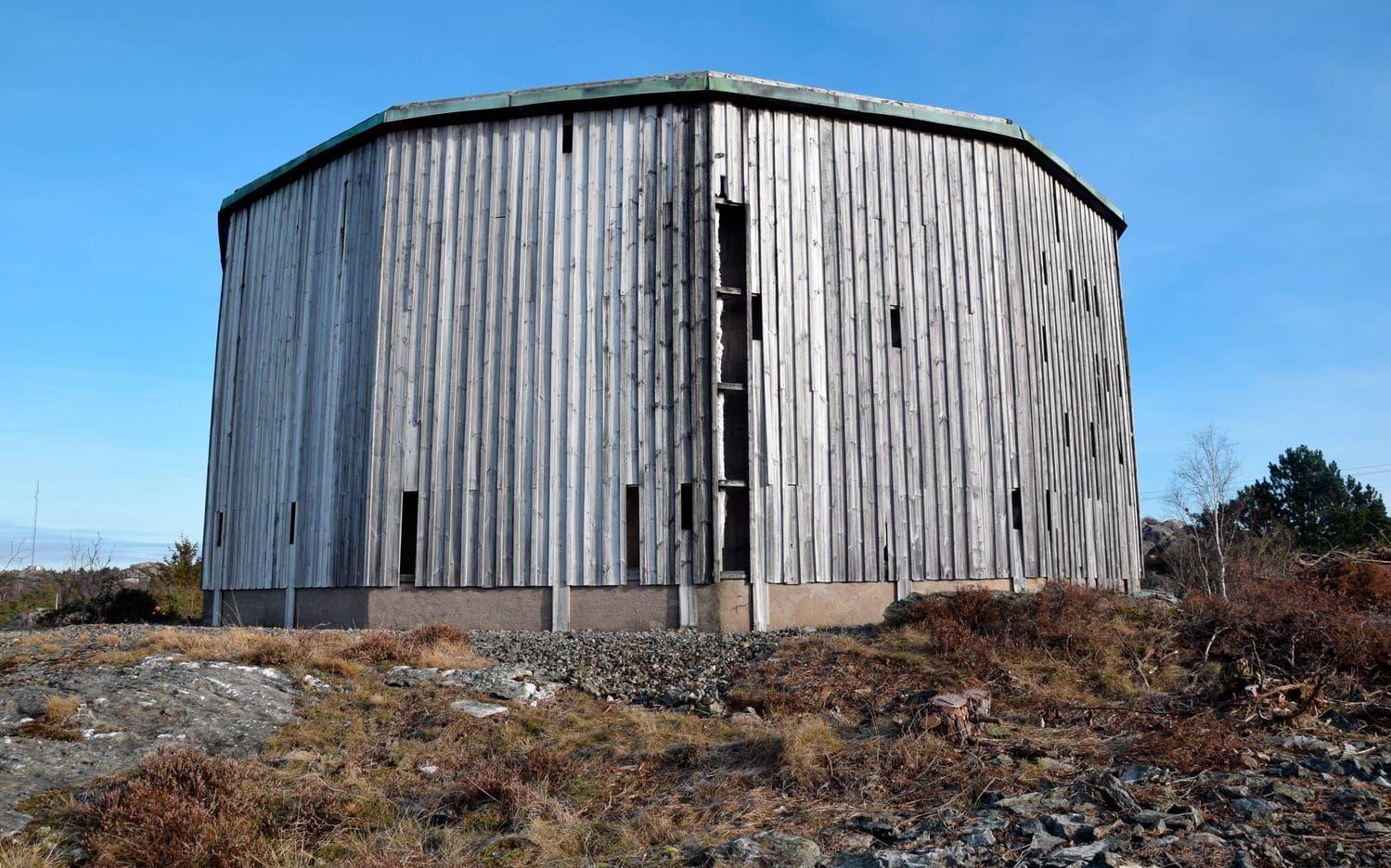 Nu är området kring det gamla vattentornet i Rågårdsvik på Skaftö som kommunen sålde för 50 000 till salu för fyra miljoner.