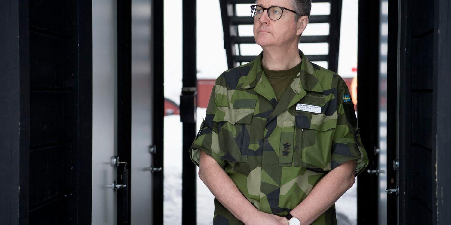 Gunnar Karlson, chef för den militära underrättelse- och säkerhetstjänsten (Must), varnar även för storskaliga cyberattacker mot exempelvis elnätet.