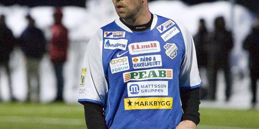 Tummen upp. Joakim Jensen gjorde sin första match i Oddevoldtröjan och imponerade med sin rutin när Ljungskile besegrades med 4–0 i träningsderbyt. Men 36-åringen måste hitta ett jobb om det ska bli något kontrakt med division 2-klubben.