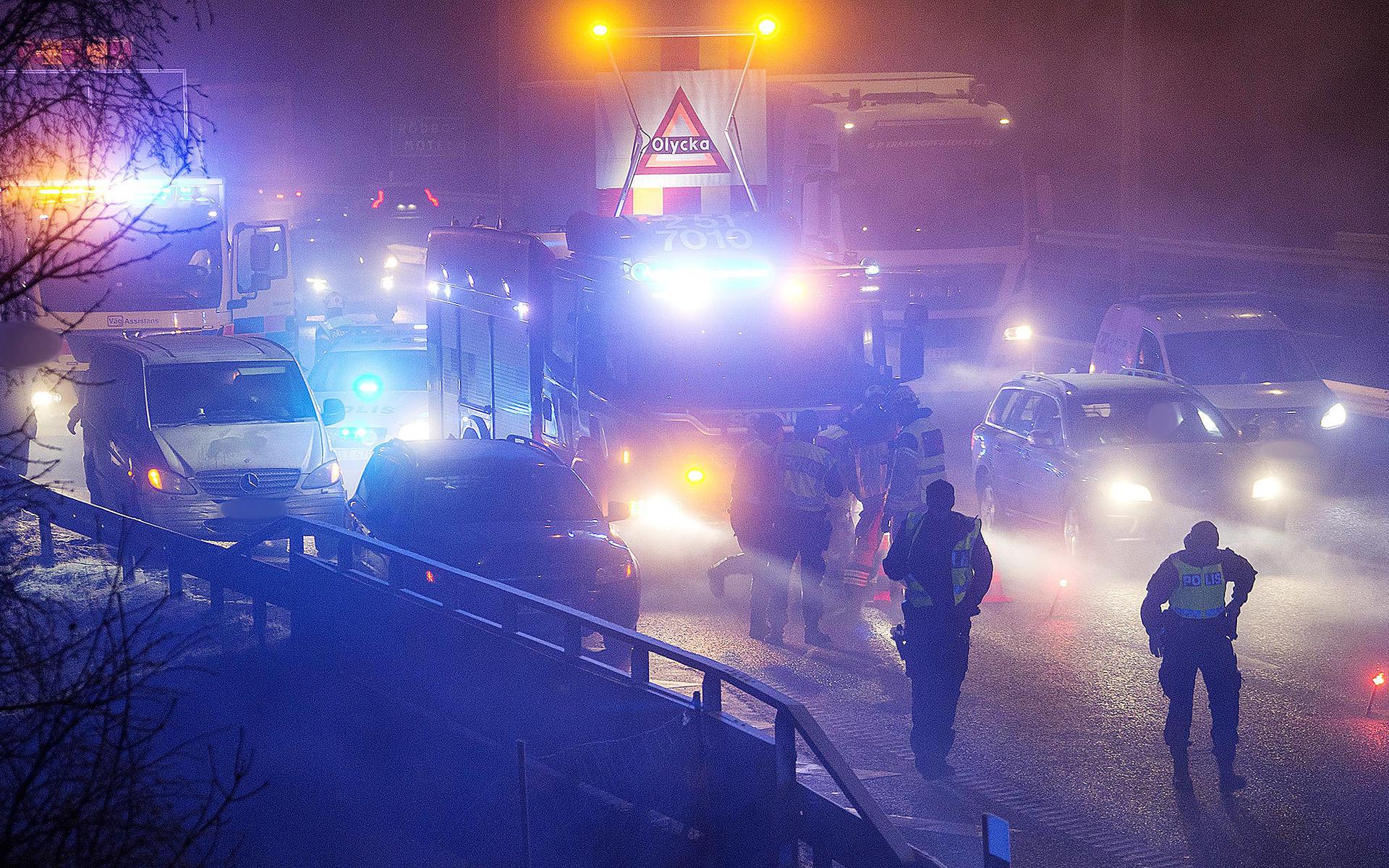 Sju bilar var inblandade i krocken på E6 strax söder om Kungälv.