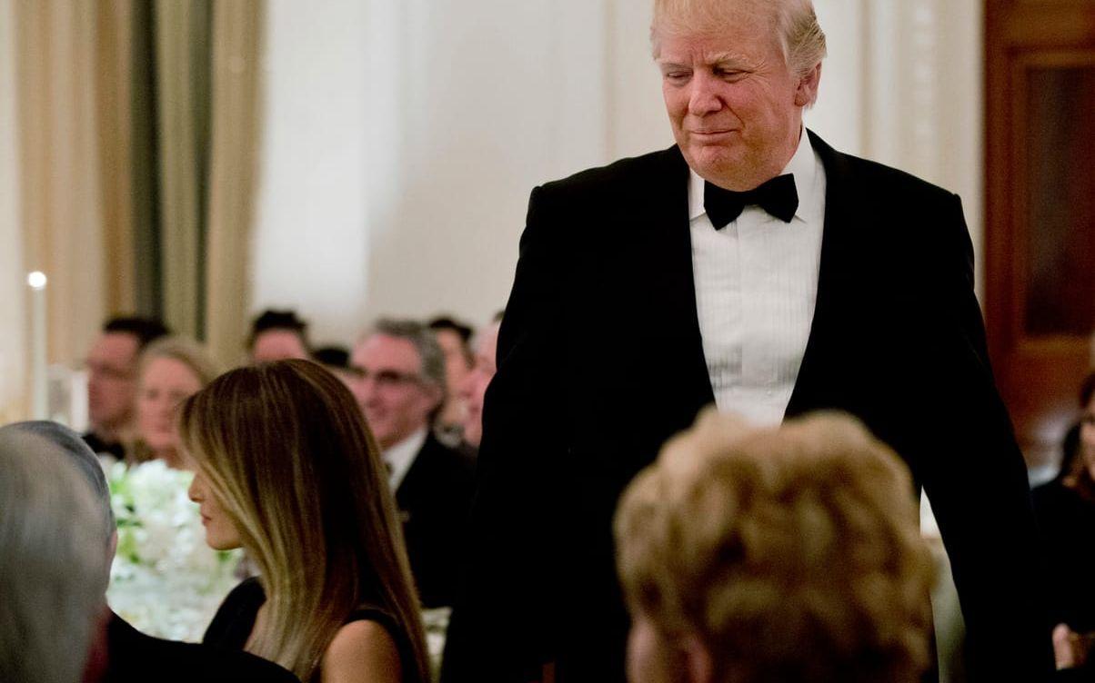 26 FEBRUARI: Melania och Donald Trump på den årliga guvernörs-middagen. Foto: TT