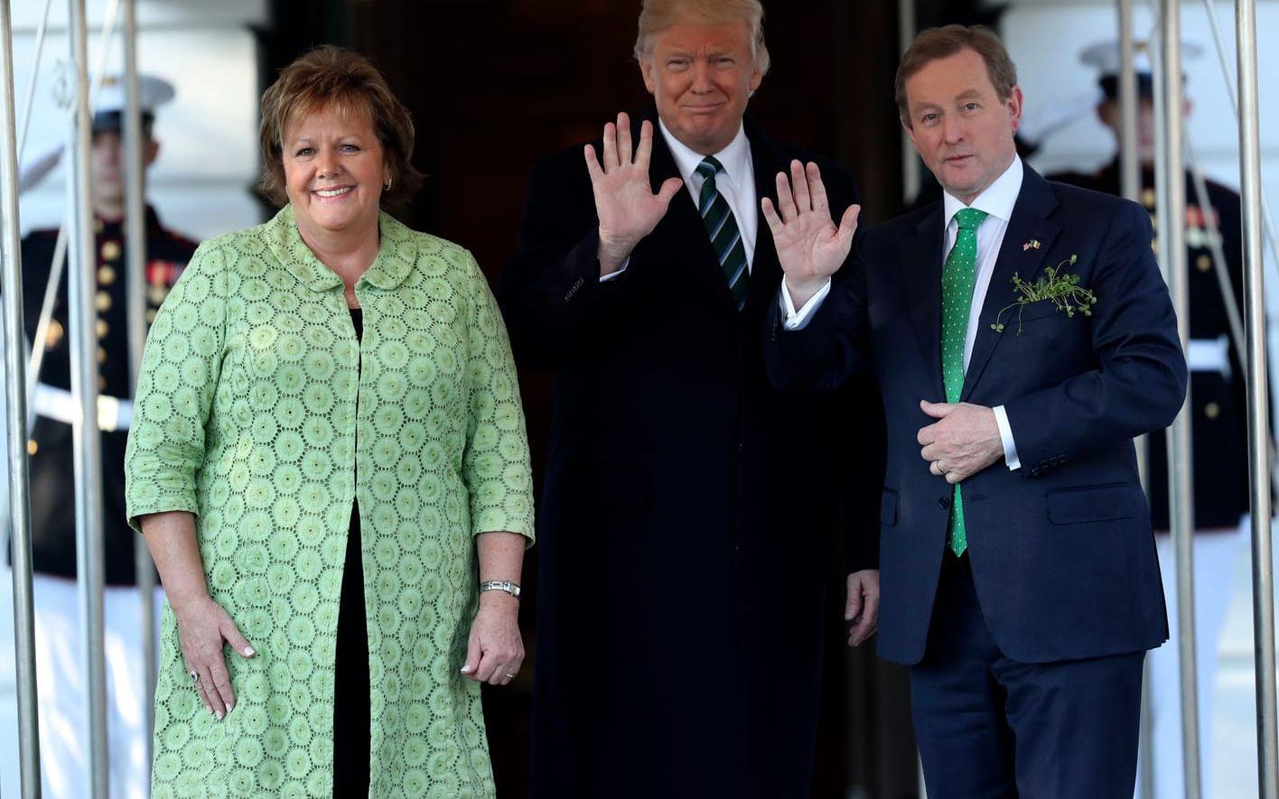 16 MARS: Den irländske premiärministern Enda Kenny med hustrun Fionnuala besöker Vita Huset. Foto: TT