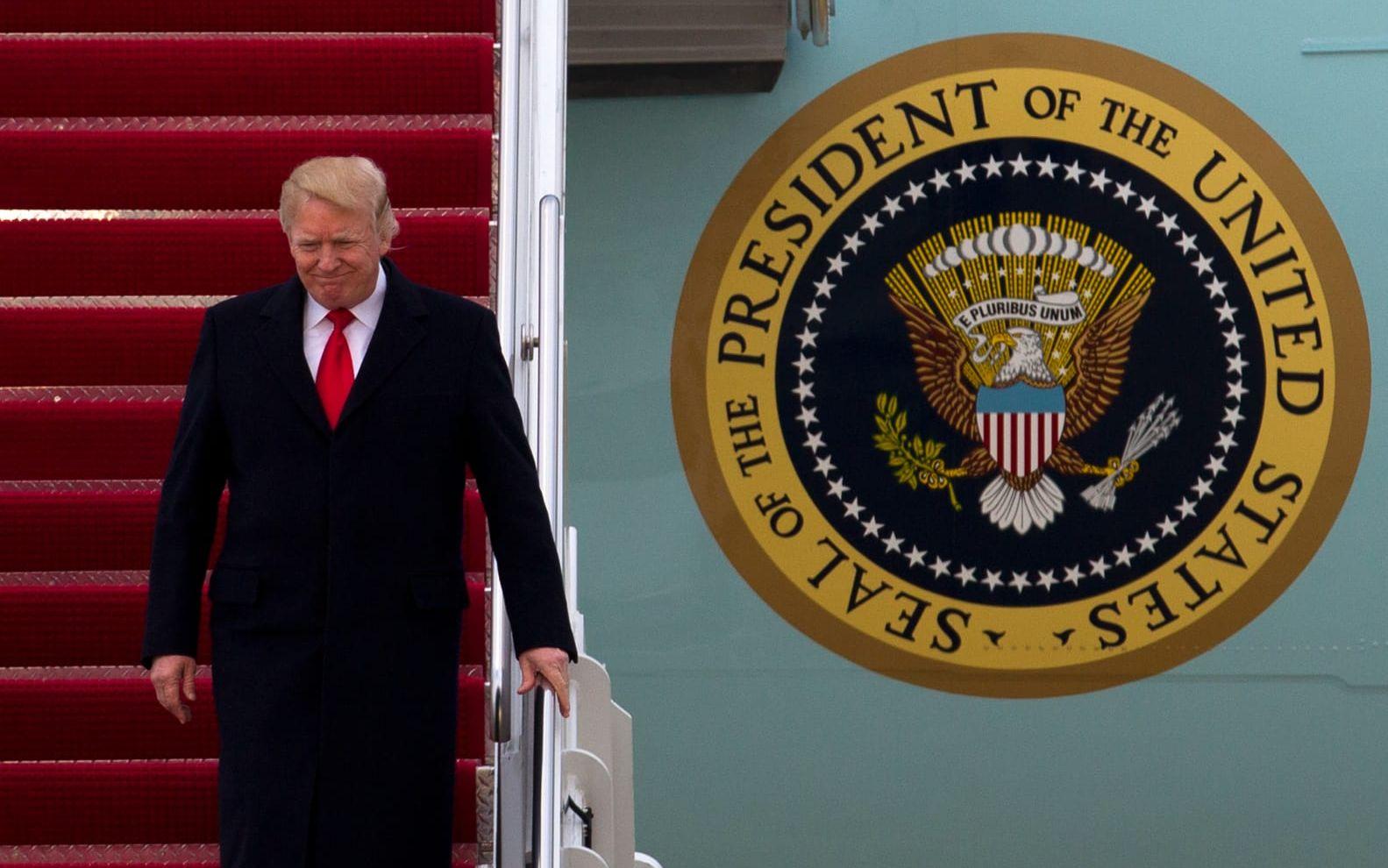 19 MARS: Trump anländer till Andrews Air Force base i Maryland efter ett besök i Florida. Foto: TT