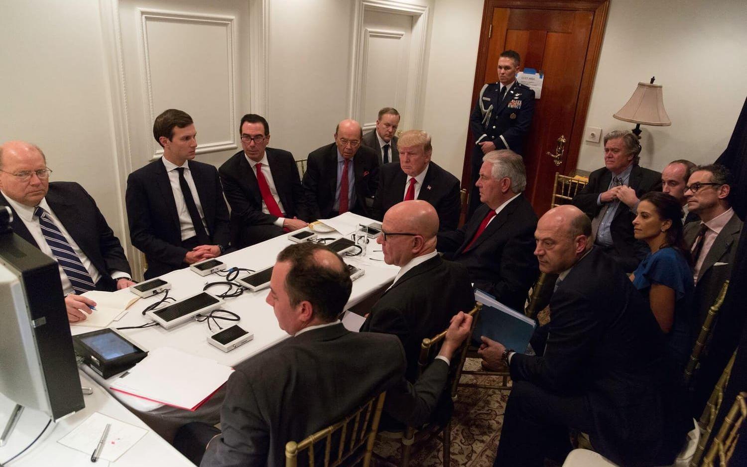 8 APRIL: Presidenten i möte med säkerhetsrådet om läget i Syrien. Foto: Vita Huset