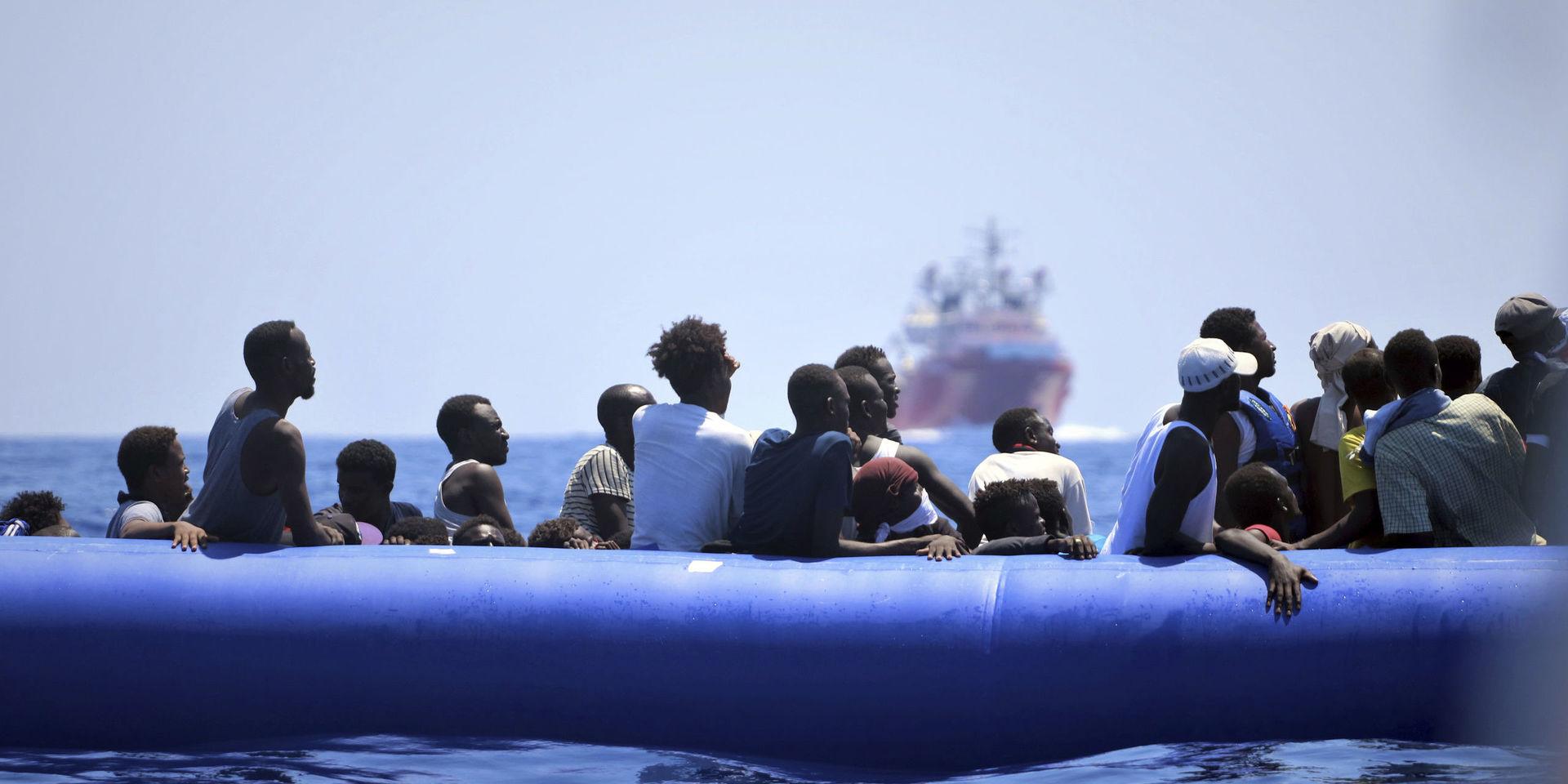 Migranter på Medelhavet väntar på hjälp. Arkivbild. 