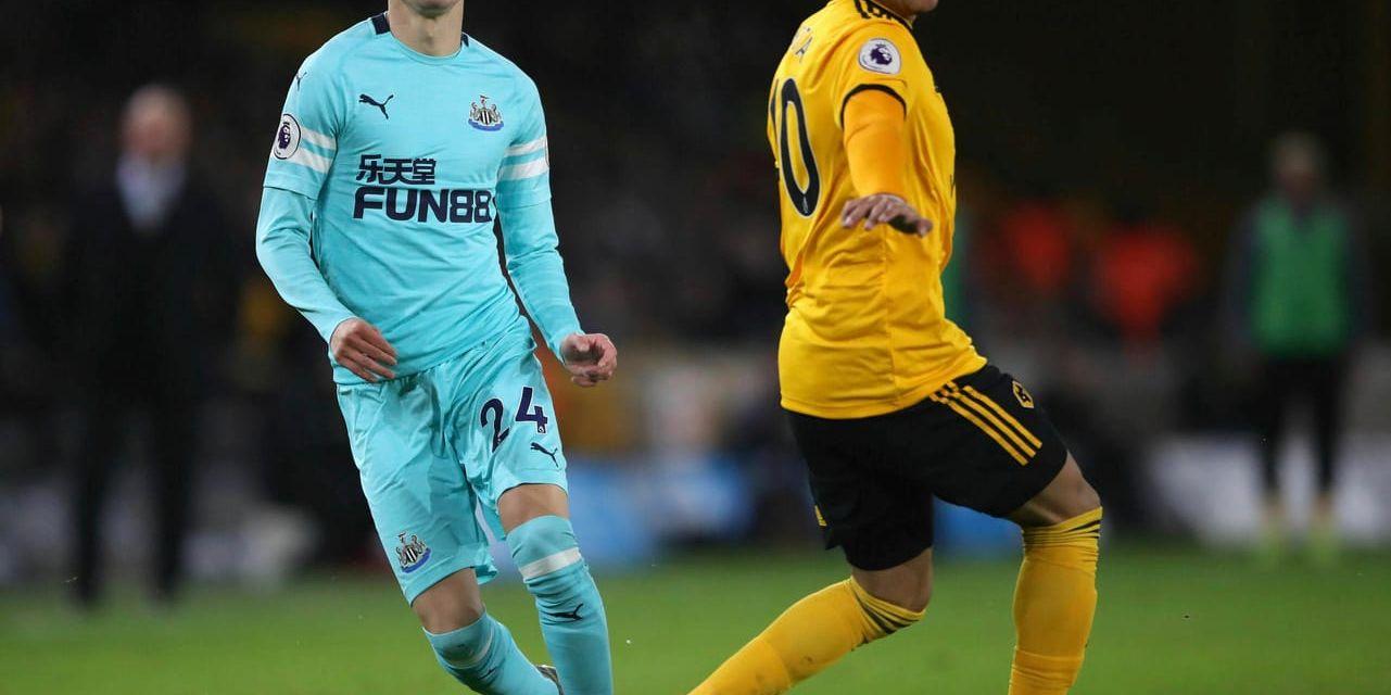 Miguel Almiron (till vänster) debuterade för Newcastle.