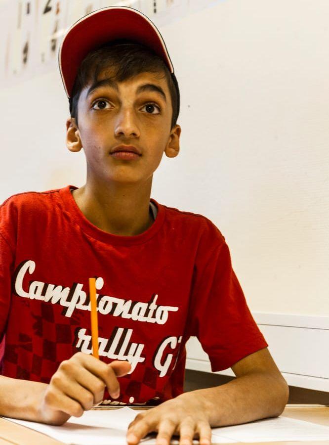 Khuder, 13, vill lära sig allting på sommarstudierna.