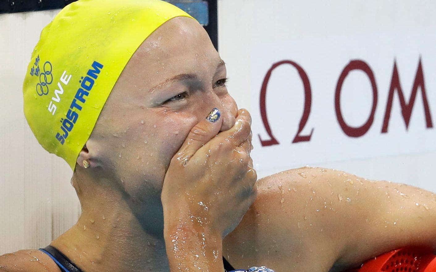 Guldlycka. Sarah Sjöström efter OS-guld och världsrekord i 100 meter fjärilsim. Foto: TT
