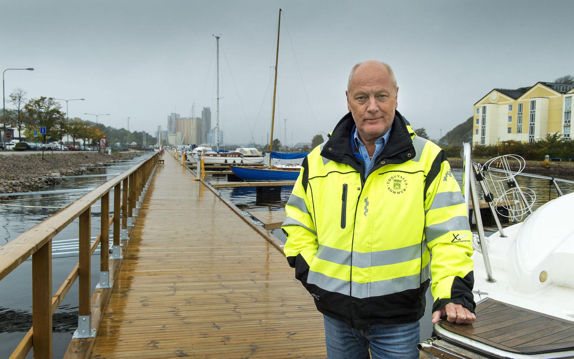 I somras togs den nya båtbryggan i Uddevalla i bruk. Men en rad stölder på bryggan har förtagit något av glädjen menar hamnkapten Jerry Fors.