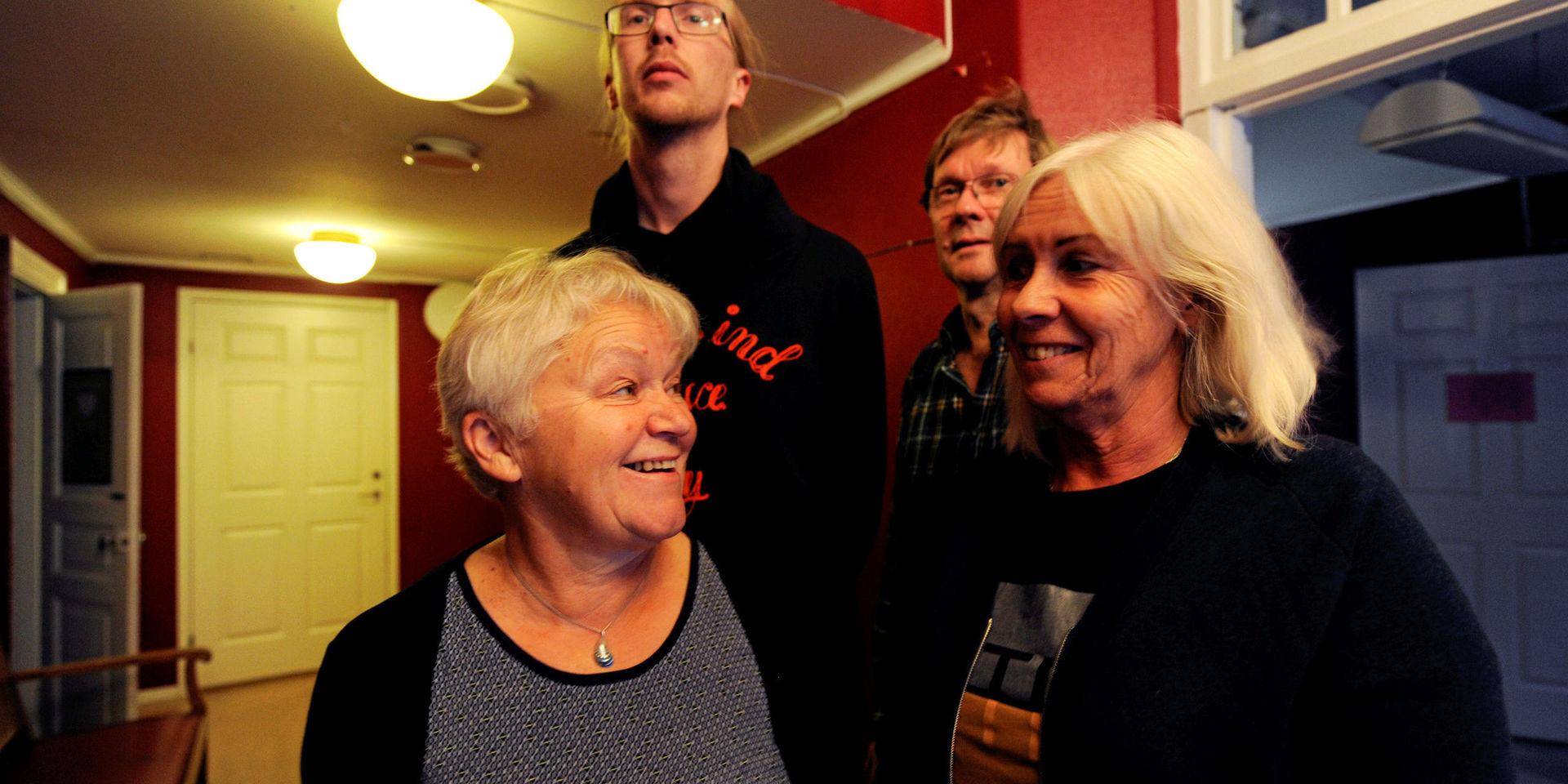 Gunilla Magnusson, David Skälegård, Jarmo Uusitalo och Vivian Fräknefjord var först på plats under Miljöpartiets valvaka. 