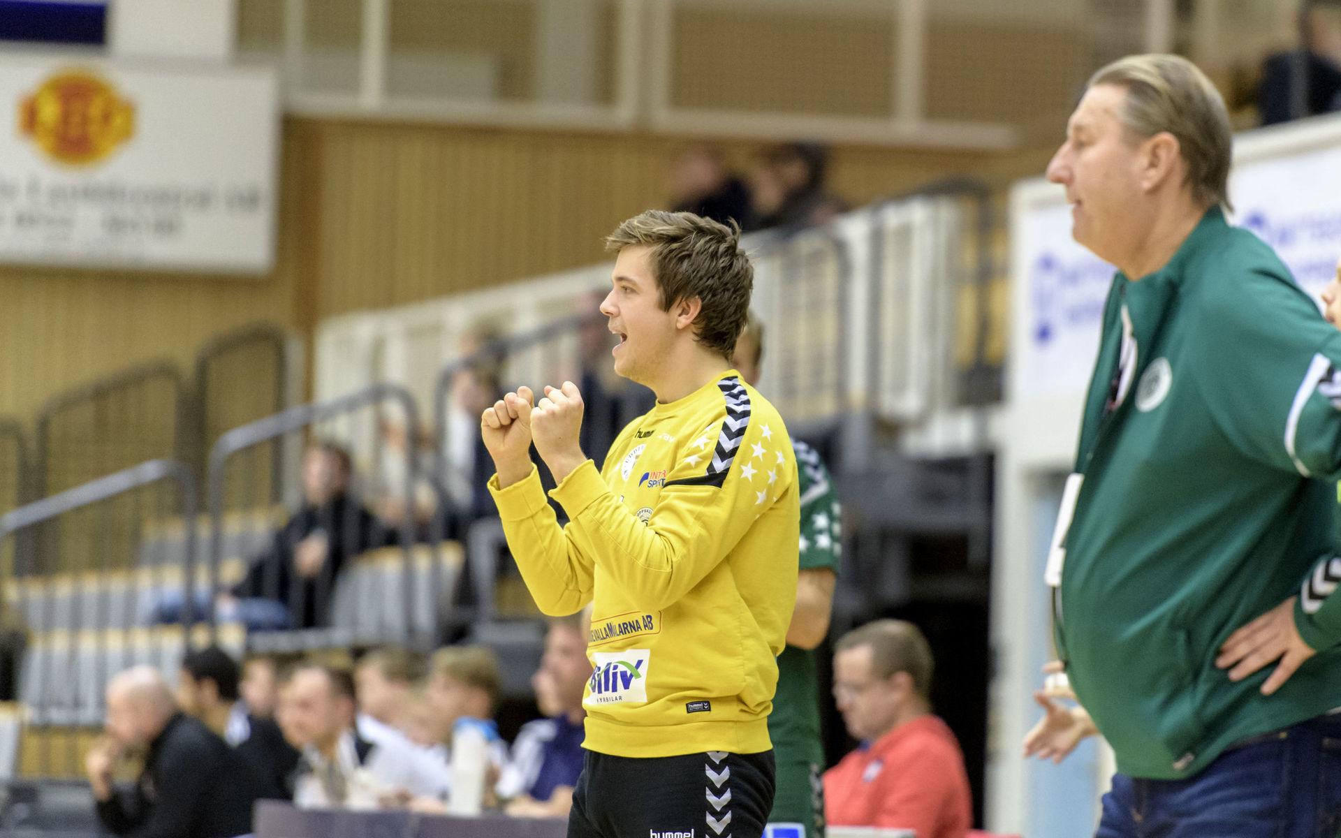 ... Lukas Stomvall. Men tränaren Gunnar Blombäck letar efter en förstamålvakt.
