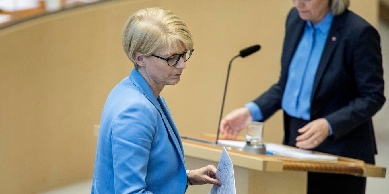 Finansminister Magdalena Andersson (S) och Moderaternas ekonomisk-politiske talesperson Elisabeth Svantesson i budgetdebatt. Arkivbild.