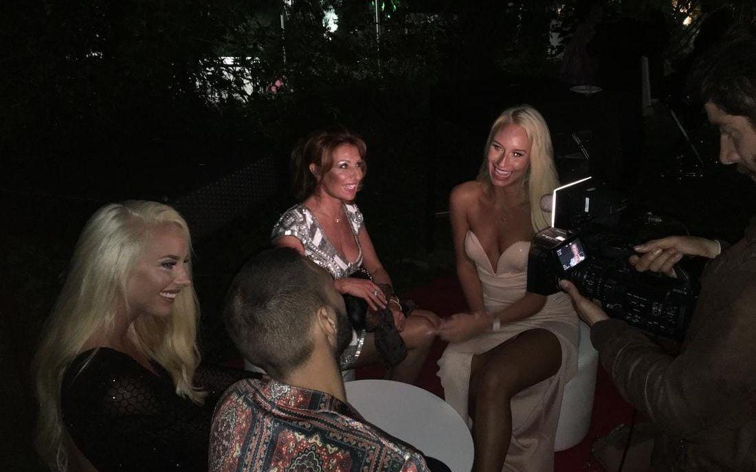 I juli syns Camilla Fogestedt (till höger) och hennes kusin Julia i den franska tv-kanalen M6, som följde några svenska fotomodeller i Cannes. De träffade bland annat den franska Instagram-kändisen Jonathan Vettor (187 000 följare). Bild: Privat