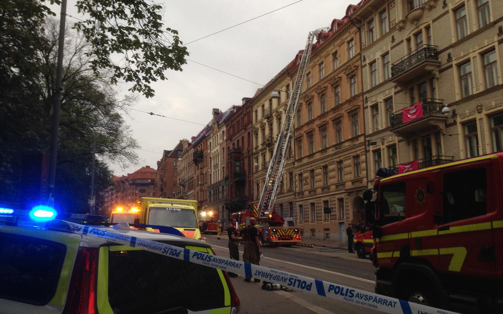 Brand i femvåningshus på Aschebergsgatan i centrala Göteborg.