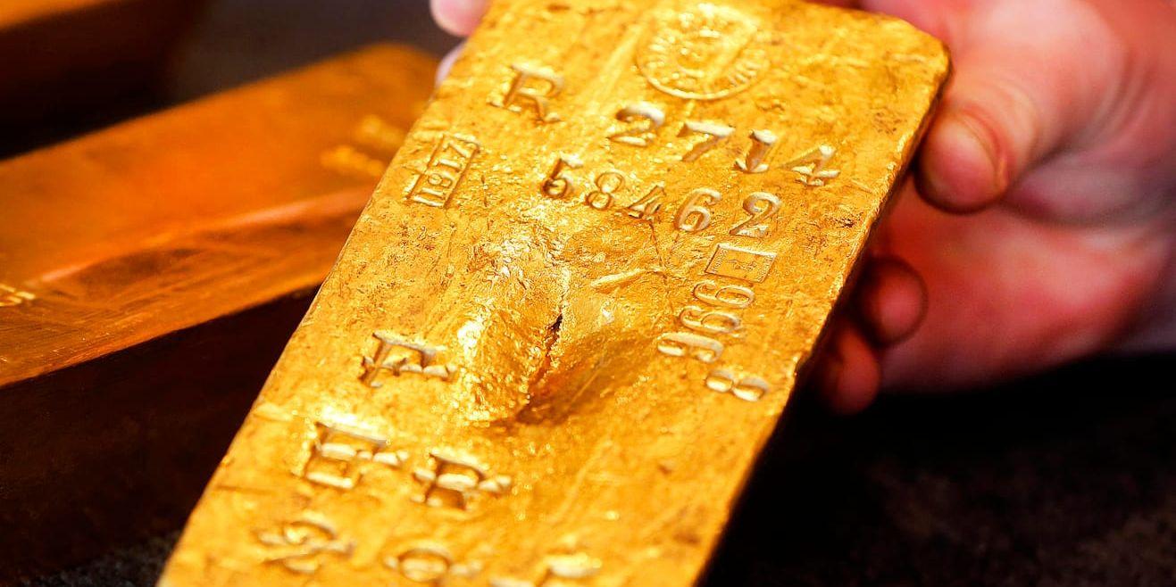 Guld är guld värt, tycker centralbanker runt om i världen. Denna gamla tacka ingår i den tyska guldreserven i Frankfurt. Arkivbild.