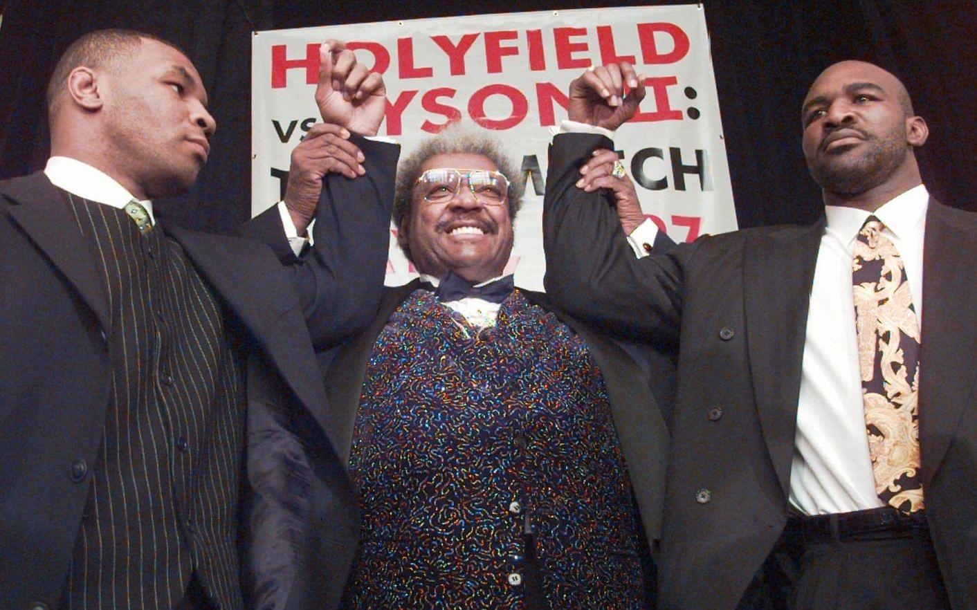 <strong>Mike Tysonvs. Evander Holyfield.</strong> En värsting från New York (Tyson) mot en olympisk mästare (Holyfield) – här möttes två världar. Foto: TT