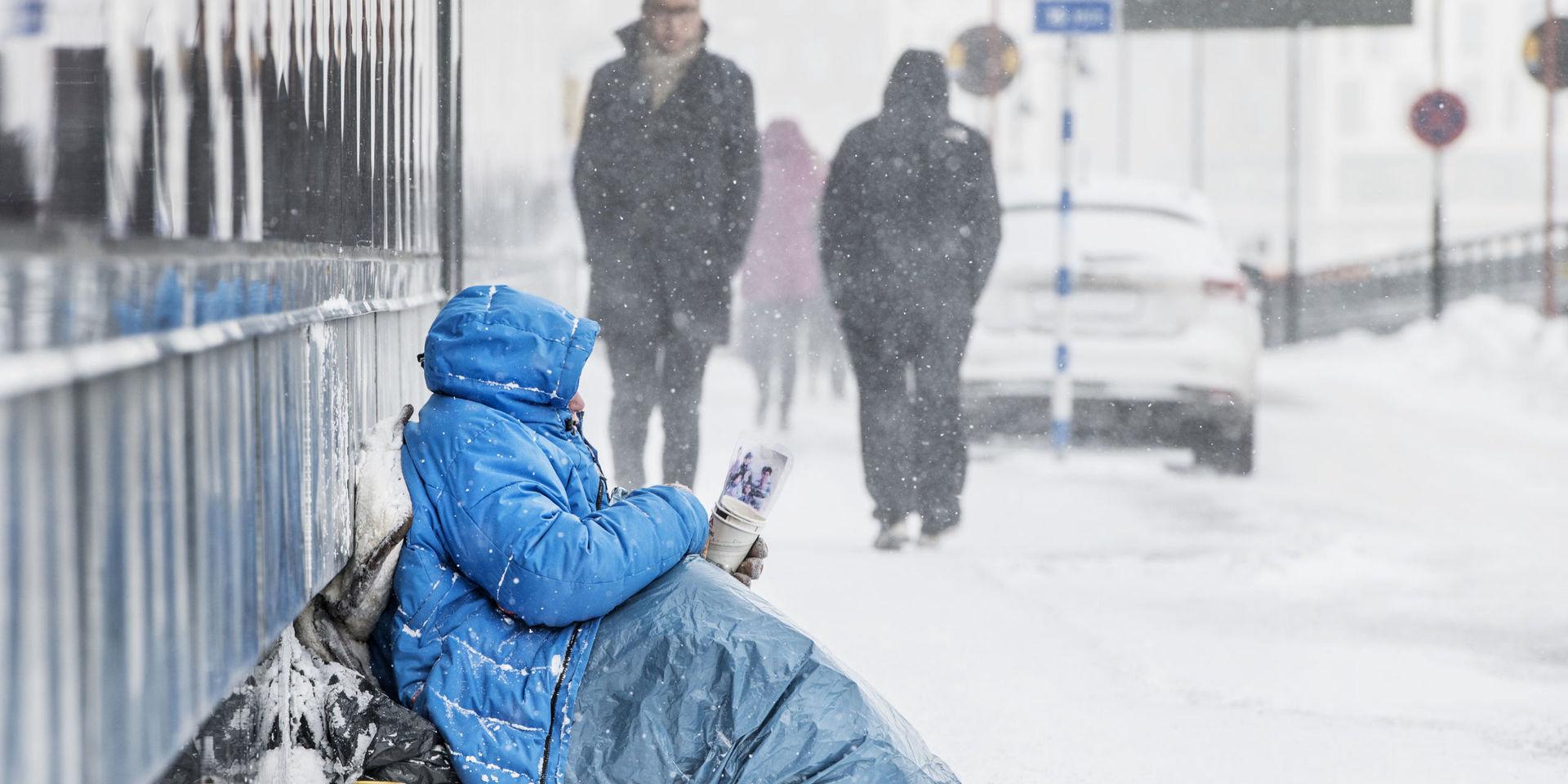 STOCKHOLM 2018-02-27 Tiggare i snöfall en kall vinterdag 
