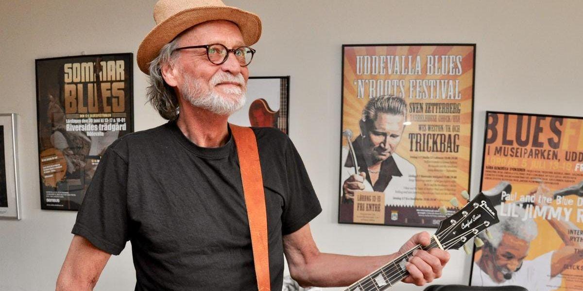 Diggar blues. Sedan många år spelar Peter Hansson blues i bandet Old Man Blues Band. ”Blues är musik som man aldrig blir för gammal för”, säger han.