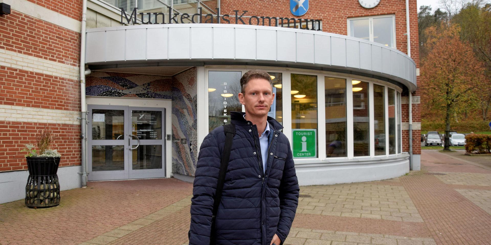 Matheus Enholm (SD) tycker att uppdraget i riksdagen är intressant men han tänker inte glömma bort kommunpolitiken i Munkedals kommun.