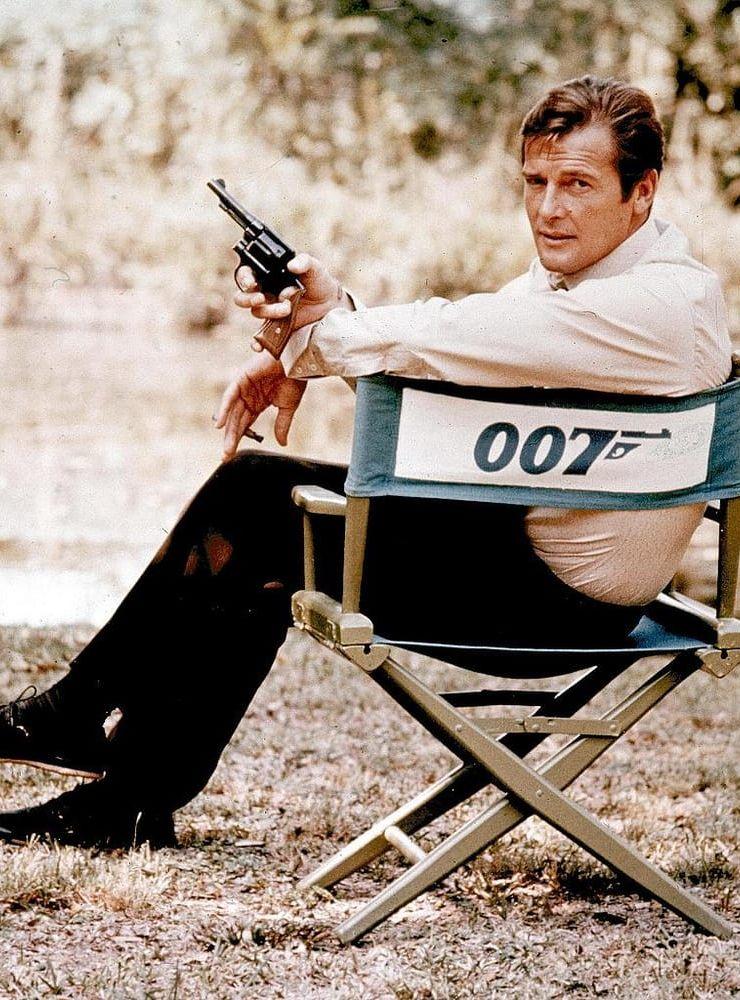 Roger Moore är mest känd för sin gestaltning av James Bond i bland annat"Leva och låta dö" och "Mannen med den gyllene pistolen".Foto: TT.
