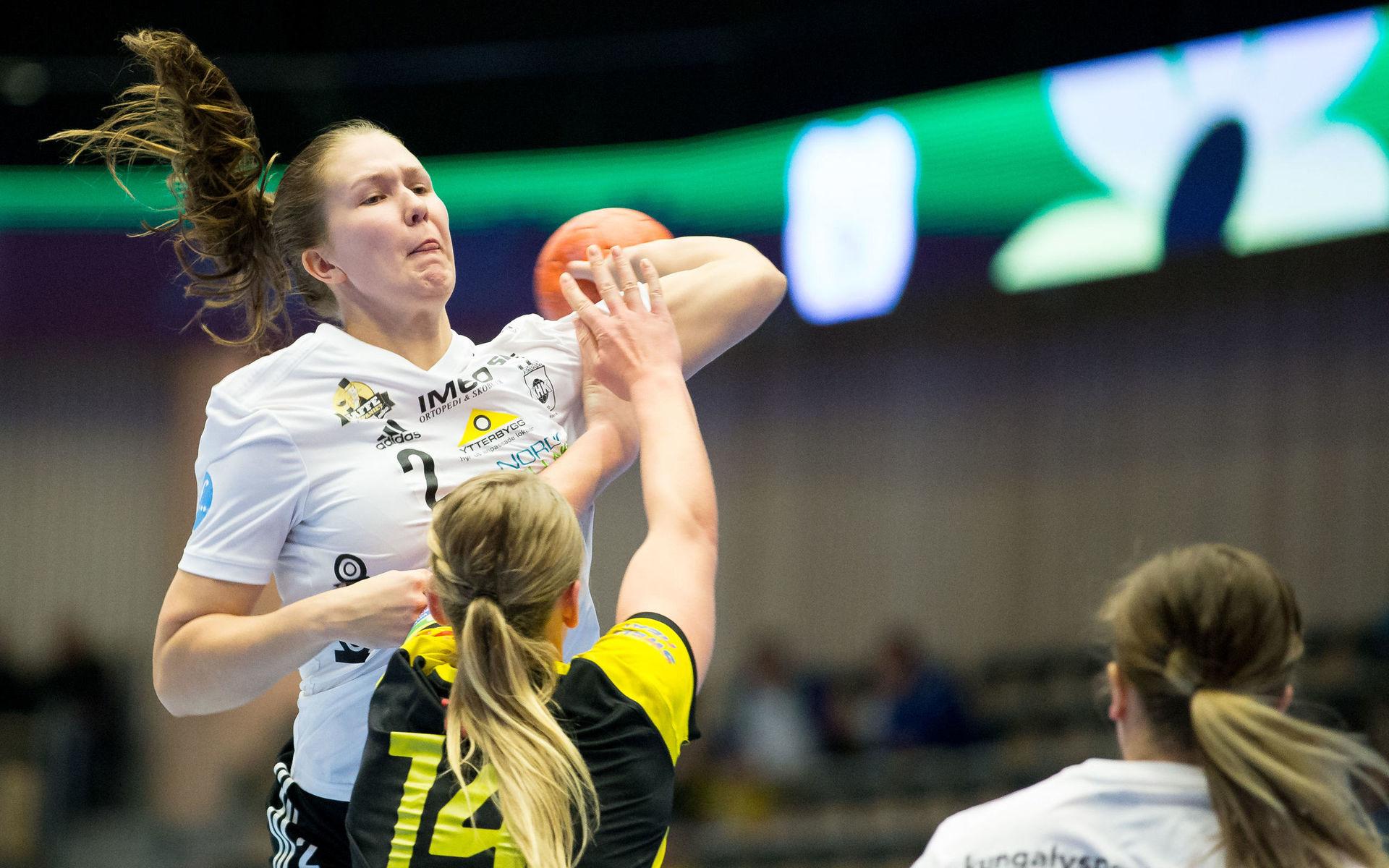 20-åringen har spelat för Lysekils HK, Team Bohuslän, Kroppskultur och Sävehof innan hon skrev på för Kungälv inför den här säsongen. 