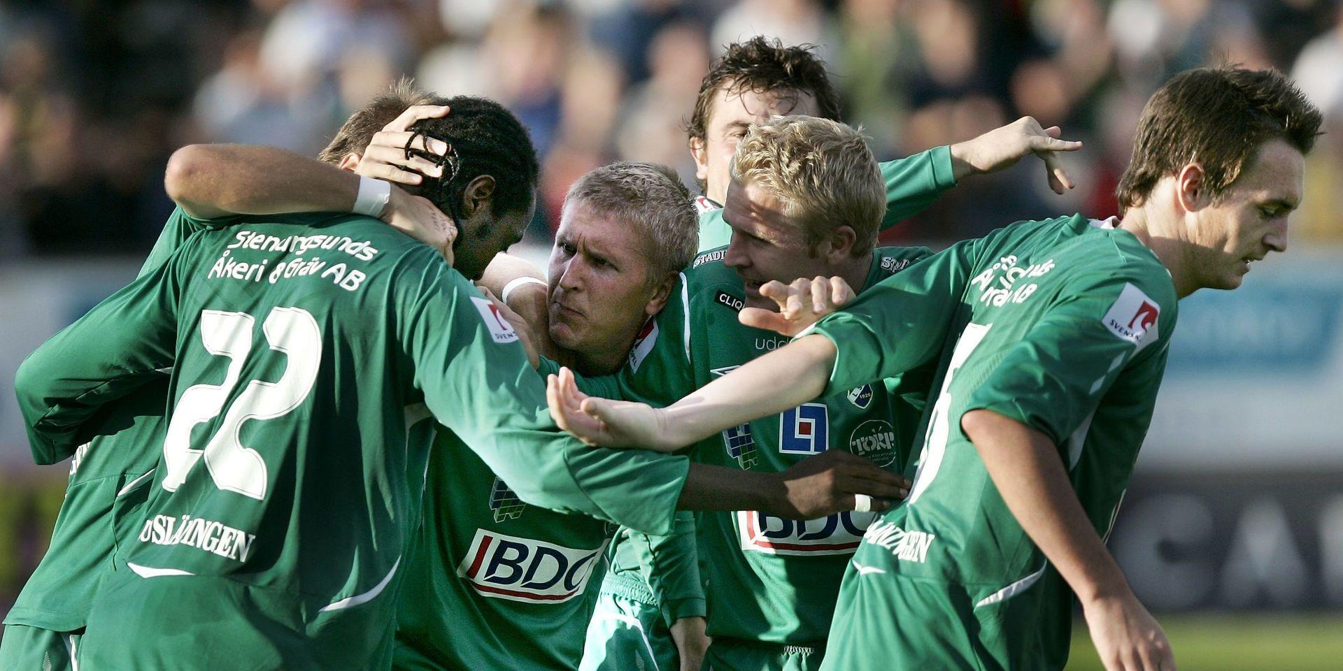Det är inte billigt att spela i Allsvenskan. Här en bild från en match mellan LSK och AIK i juli år 2008. 