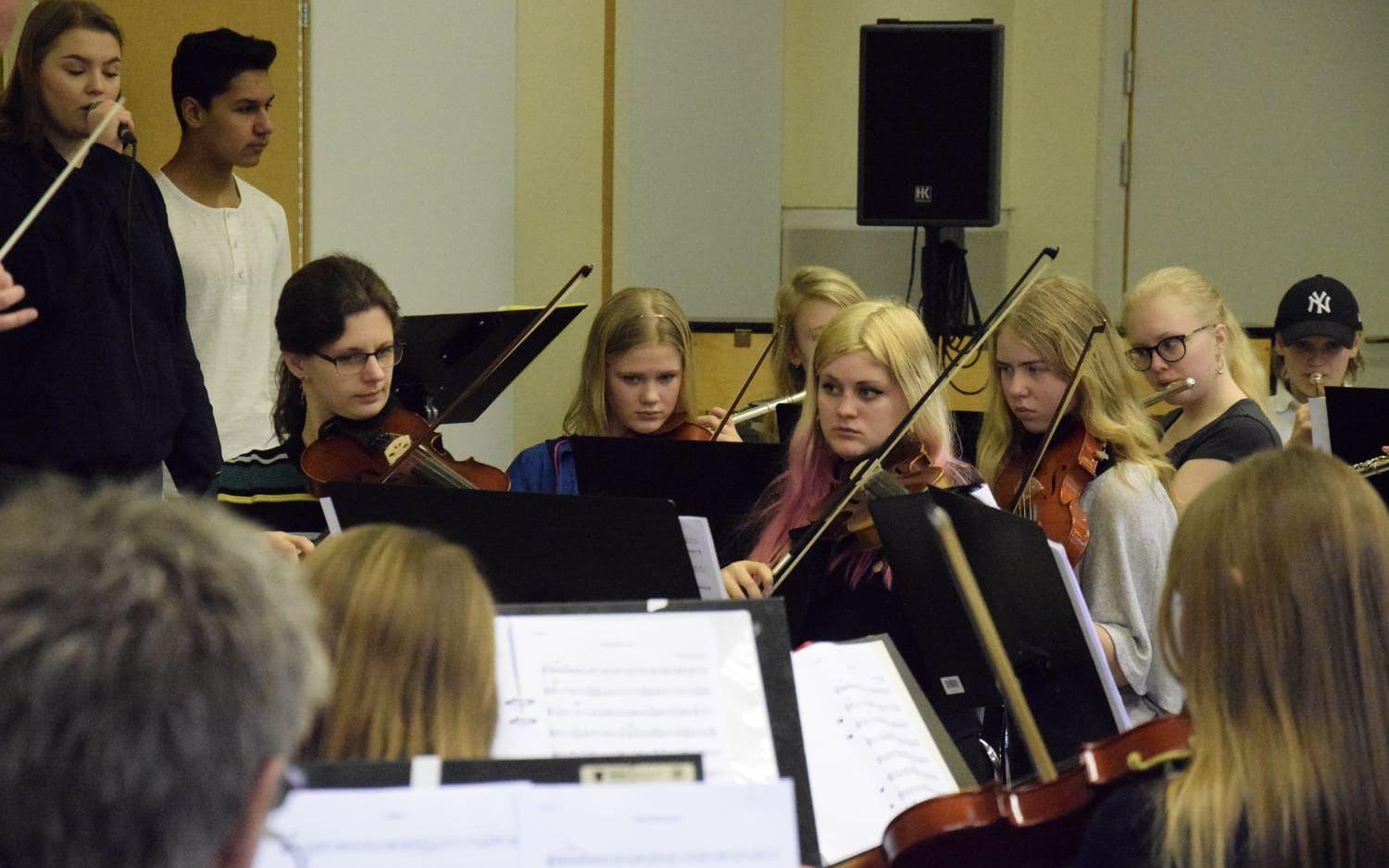 Musikskolans elever laddar inför kommande konserter. Foto: Malin Rindvik