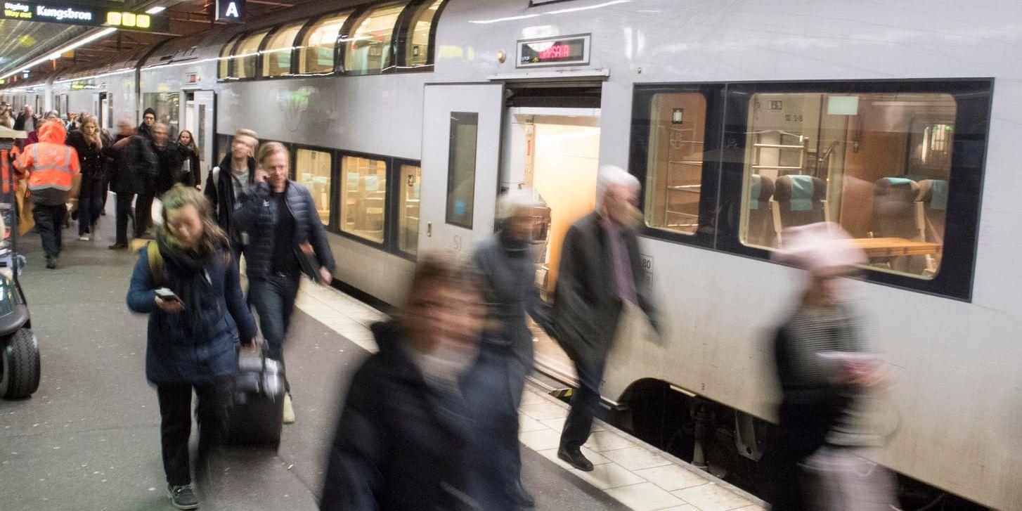 Två signalfel ställde till med stora problem i tågtrafiken runt Stockholm på eftermiddagen. Arkivbild.