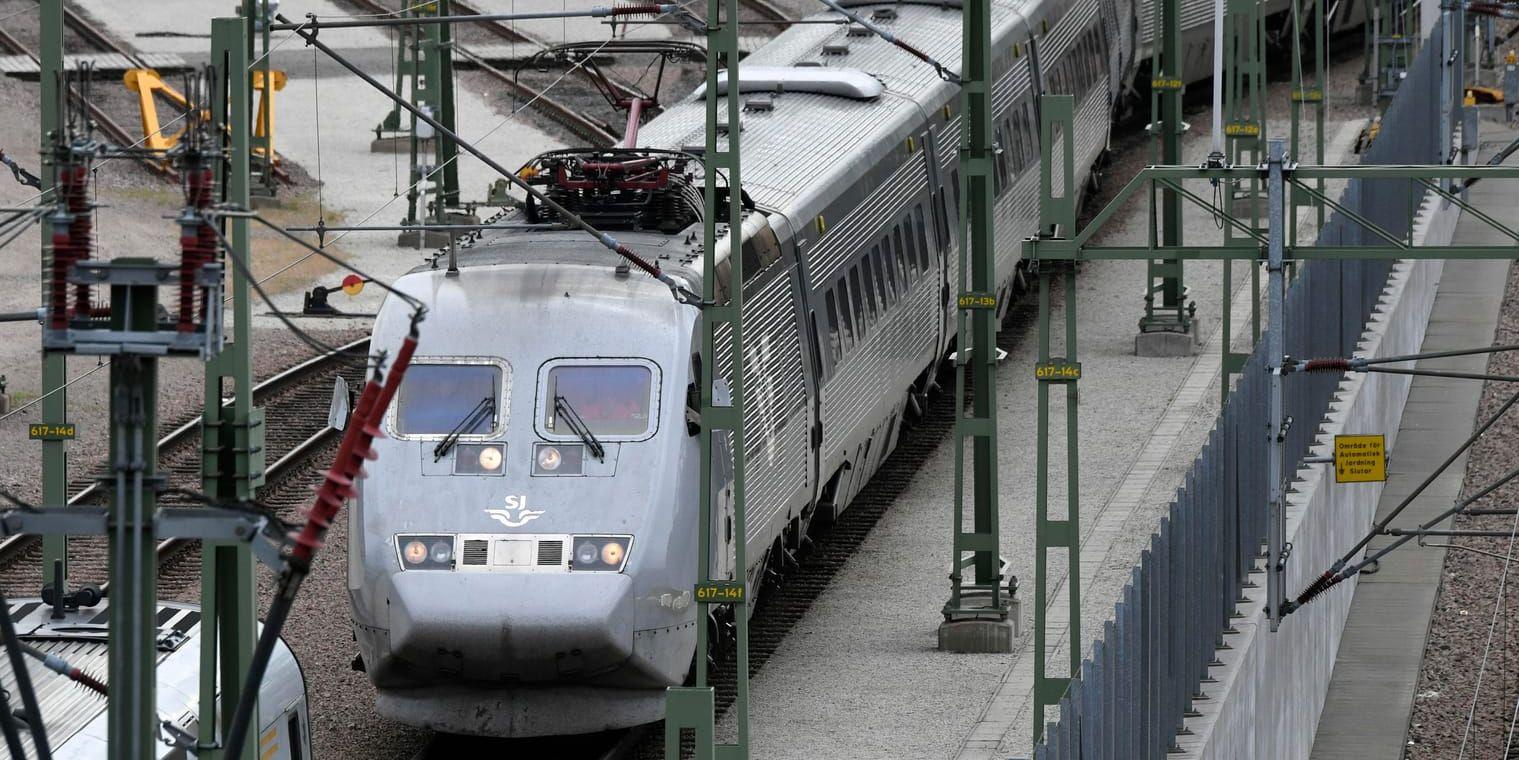 Ett tåg som blockerat spåret i morse orsakade förseningar för trafiken från Stockholm. Arkivbild.