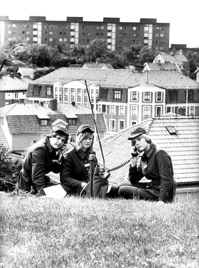 Signalövning på I17 Lena Henriksson, Monika Domvall och Diana Olsson. Foto Lasse Edwartz 1976