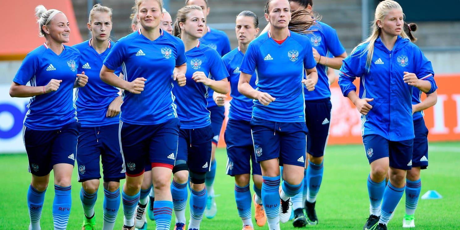 Det ryska landslaget tränade på Stadion De Adelaarshorst i Deventer på torsdagseftermiddagen, dagen före EM-matchen mot Sverige.