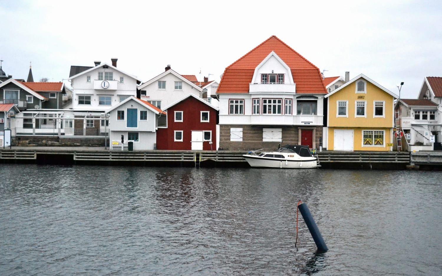 Exklusivt läge. Priset för en bostad och affärslokal i östra Hamnen på Smögen. blev 12 miljoner. Bild: Stefan Karlsson