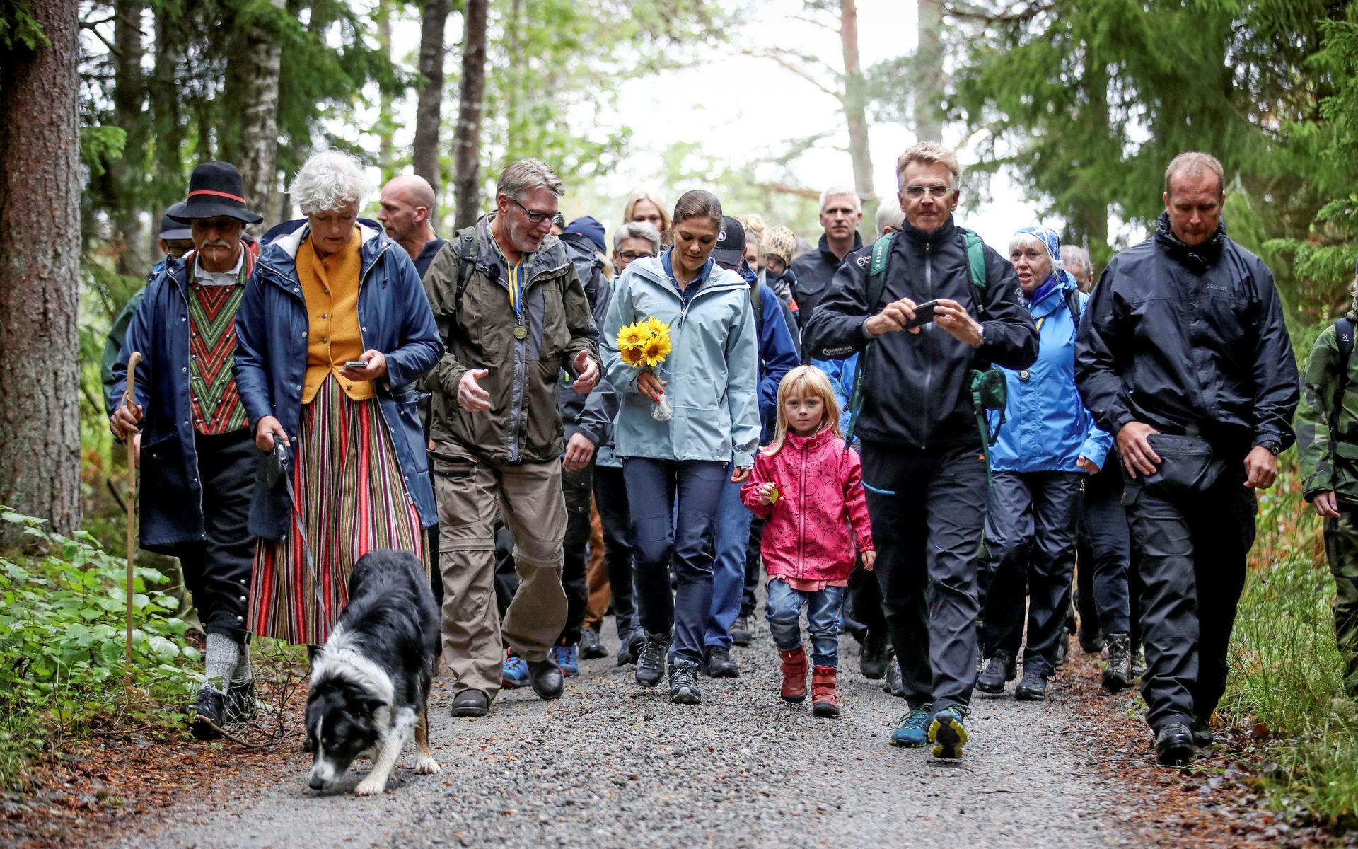 Kronprinsessan Victoria landskapsvandrar i Dalsland mellan Svankila  Upperud (5,7 km).
Här vid Edet där Svankila naturreservat möter
Pilgrimsleden
.