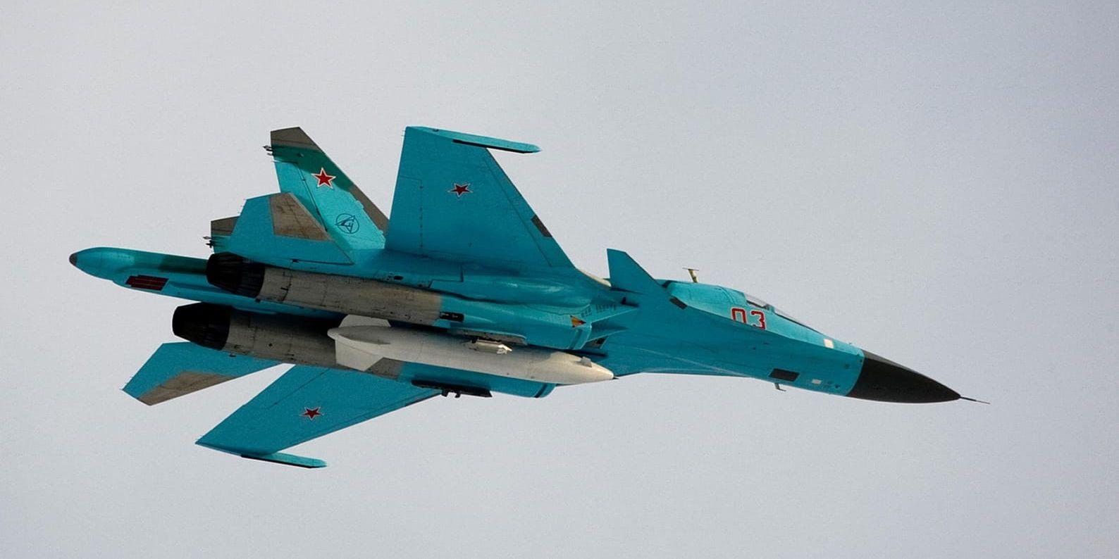 Två ryska stridsflygplan av modellen Su-34 krockade i luften utanför den ryska östkusten. Arkivbild från 2009.