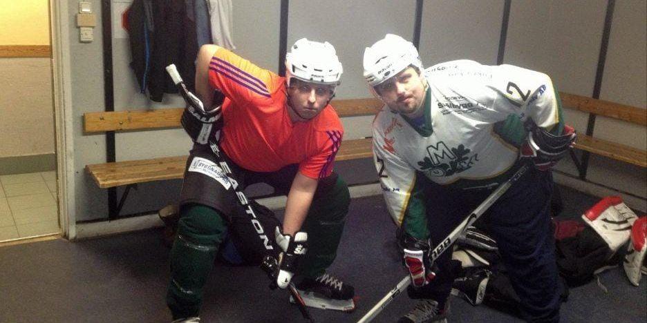 Trogna följare. David och Staffan Hansson, hockey­supportrar från Munkedal.