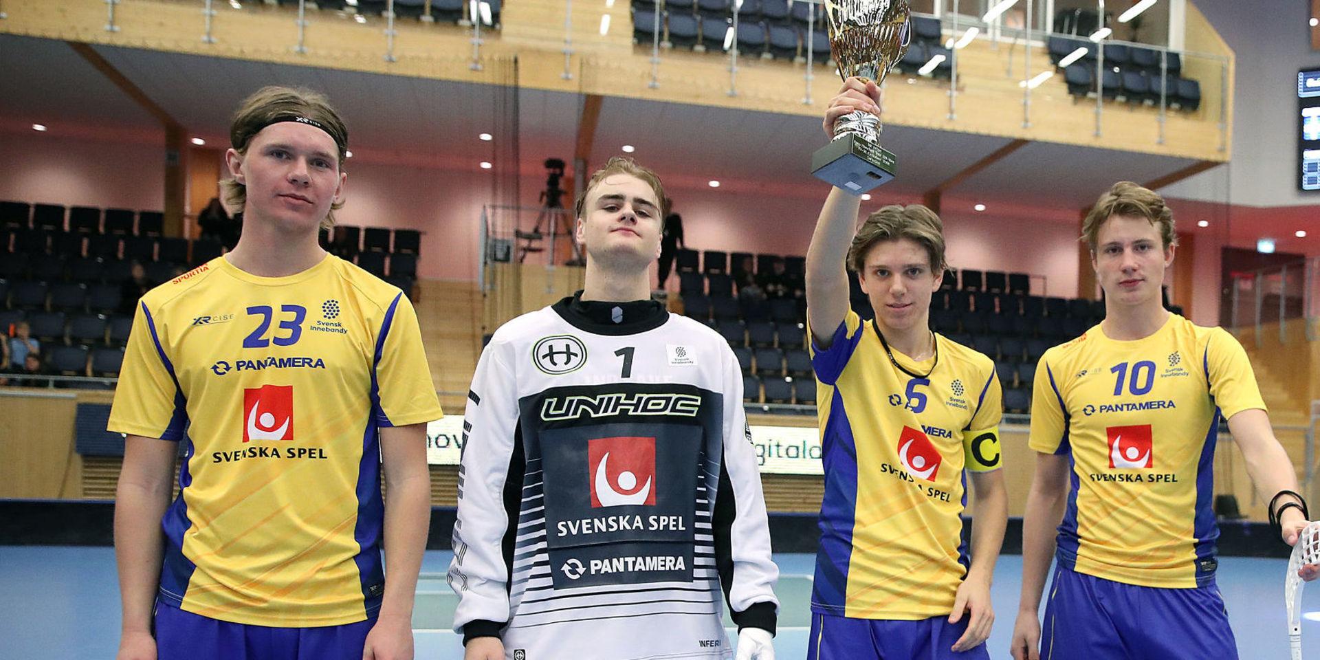 Jesper Wallström, längst till vänster.