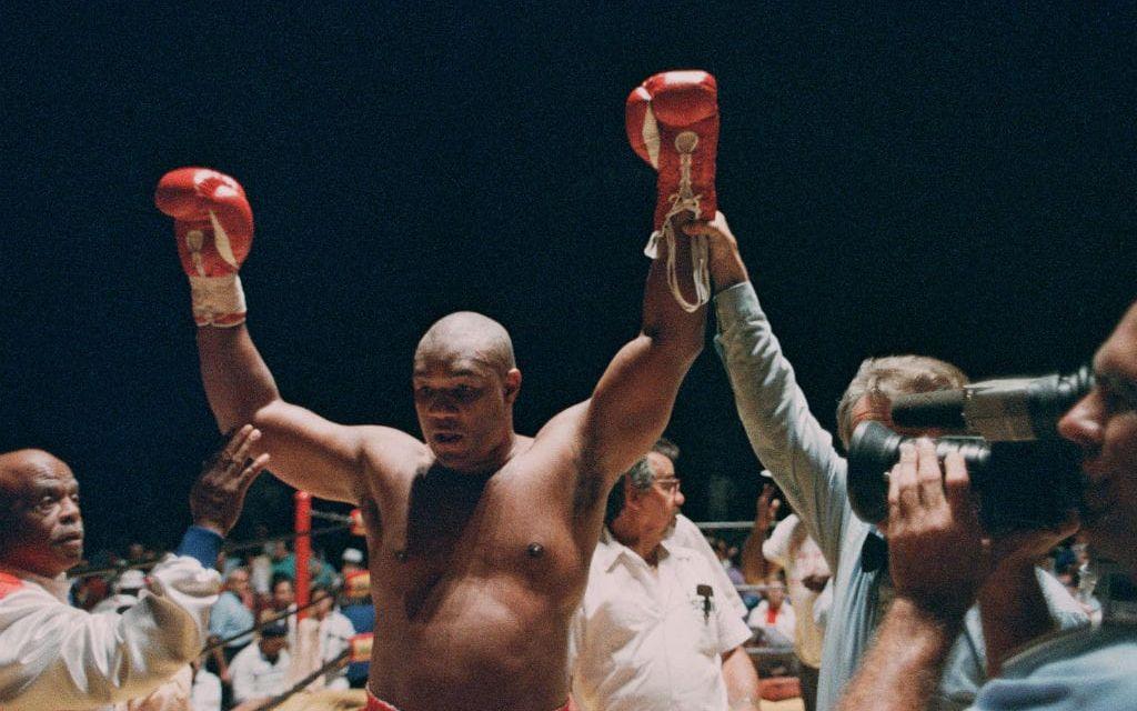 George Foreman var världsmästare i tungvikt och var en firad stjärna som boxare. Mest känd kanske för ”Rumble in the Jungle” mot Muhammad Ali. Vann OS-guld 1968 och var under en period obesegrad i 40 raka matcher. Bild: TT