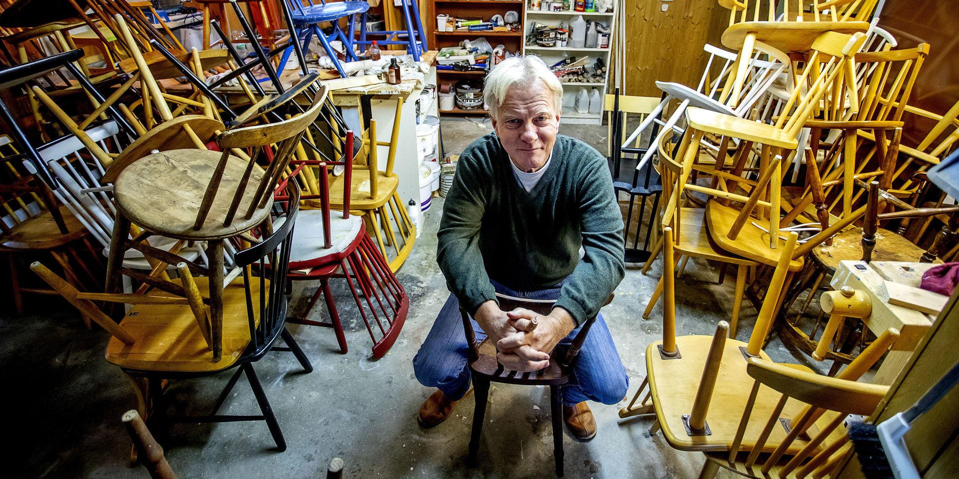 Mats Palmquist har ett stort intresse för pinnstolar. Genom åren har han samlat på sig såväl stolar som kunskap. Den senare delar han med sig av i boken &quot;Träsmak – en bok om svenska pinnstolar&quot;.