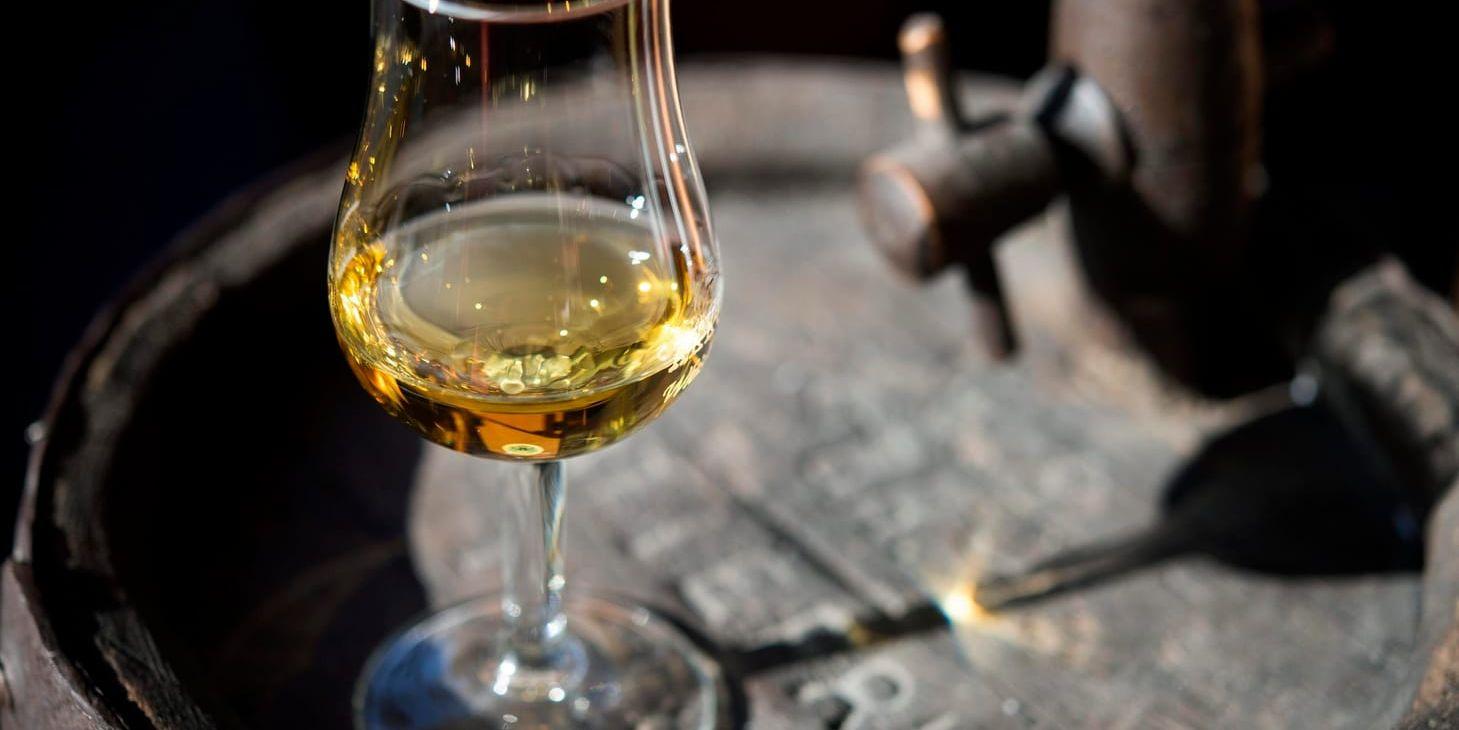 Dyra droppar. Tjuvar i Kramfors har stulit sex flaskor exklusiv whisky. Arkivbild.