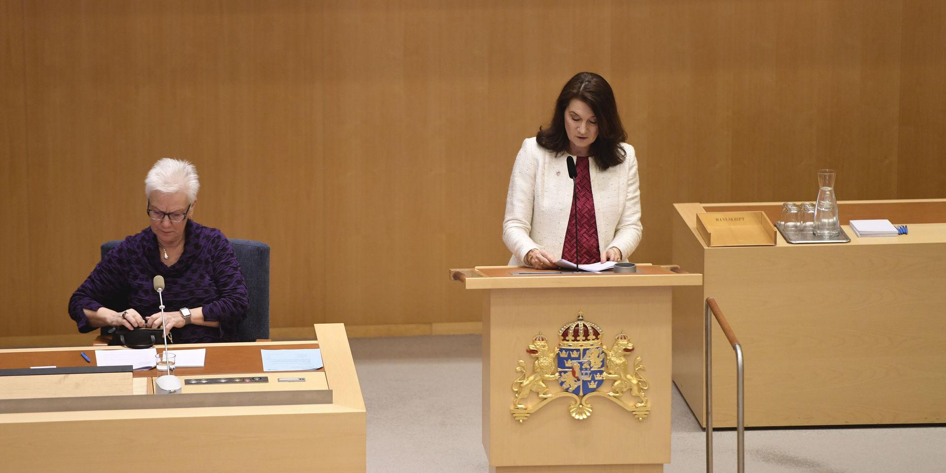 Utrikesminister Ann Linde (S) har ännu inte stakat ut en ny linje i utrikespolitiken, efter att hon efterträtt Margot Wallström. 