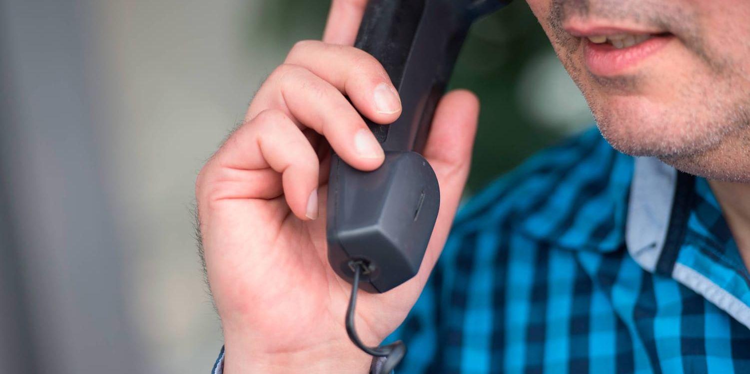 De två männens bolag lurade äldre människor att köpa el- och telefonabonnemang via telefon. Arkivbild.