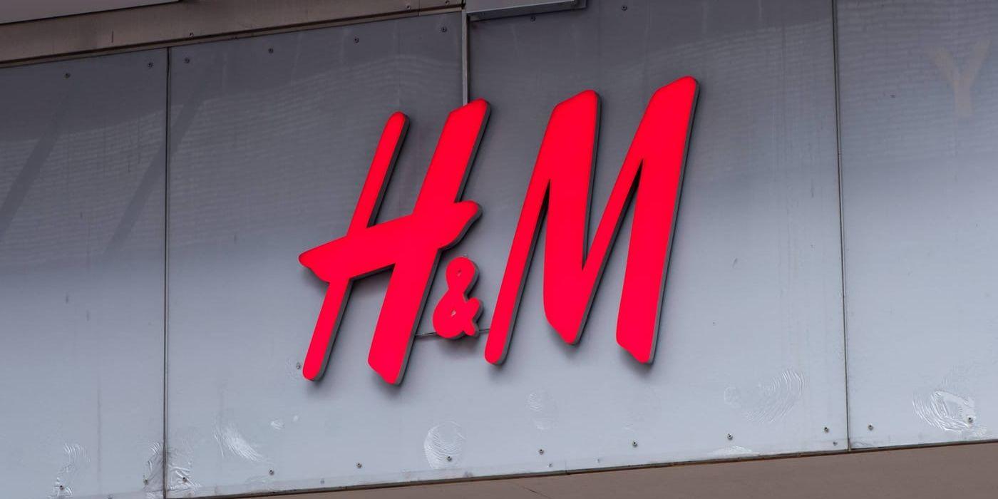 Numera måste kunderna betala för att få en påse på H&M. Arkivbild.