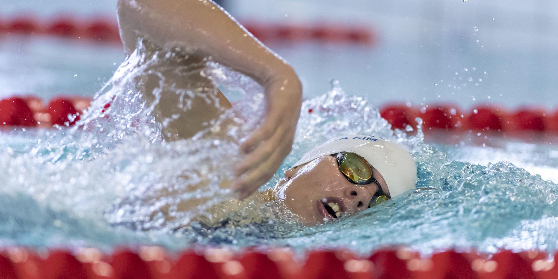 Uddevalla sims talang Sofia Abrahamsson är med i den trupp som simmar SM i Eskilstuna under veckan.