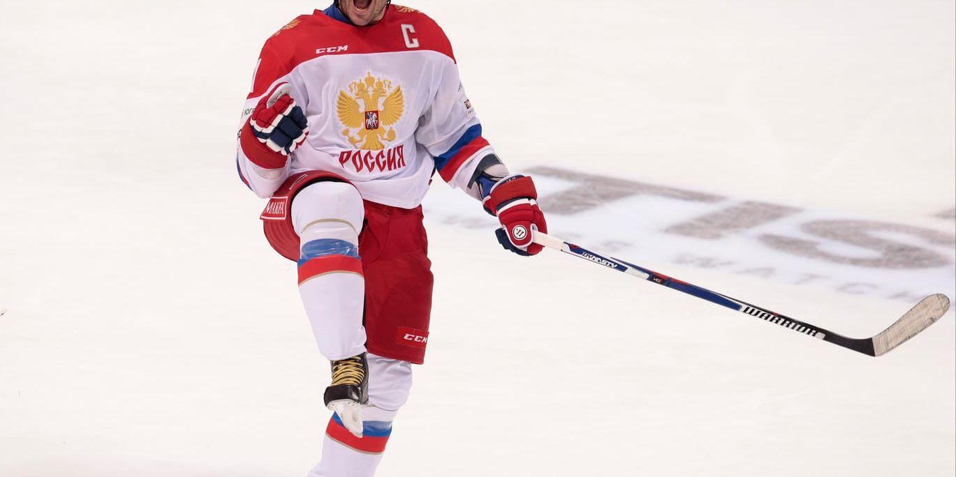 Ryska hockeystjärnan Ilja Kovaltjuk uppmanar sina landsmän att tävla under olympisk flagg för att "ena landet". Arkivbild.