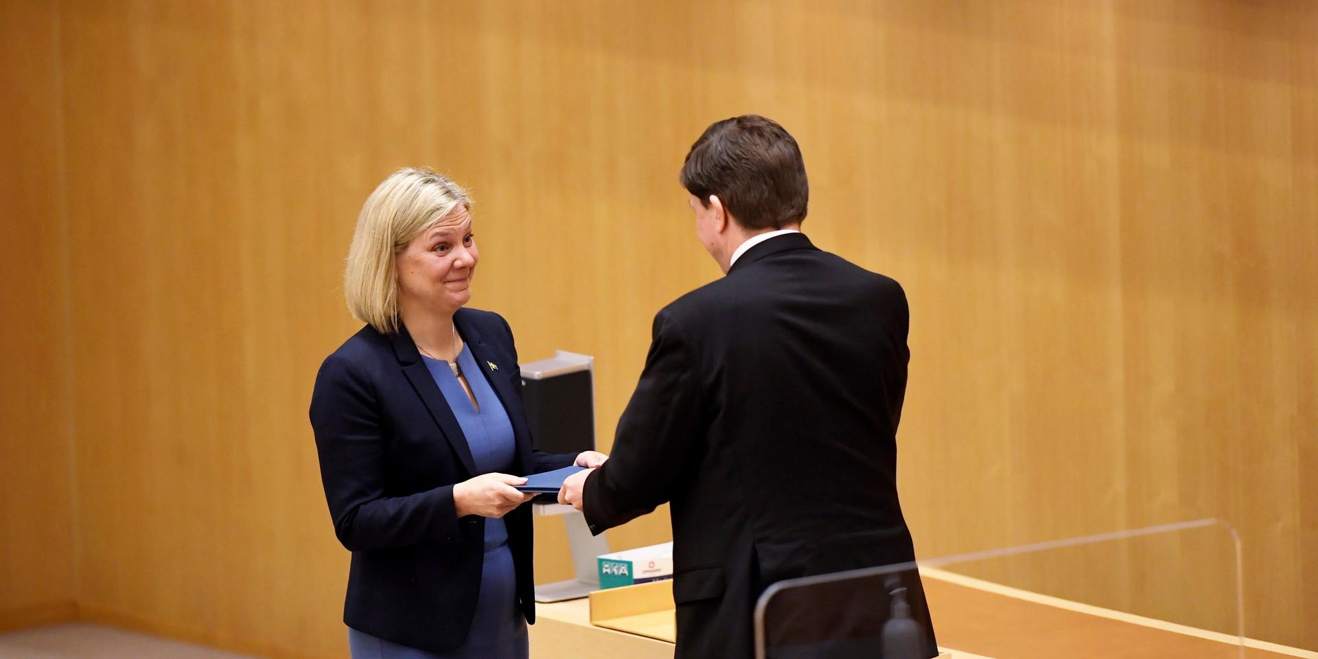Ny på jobbet. Magdalena Andersson (S) är Sveriges nya statsminister, efter onsdagens omröstning i riksdagen.