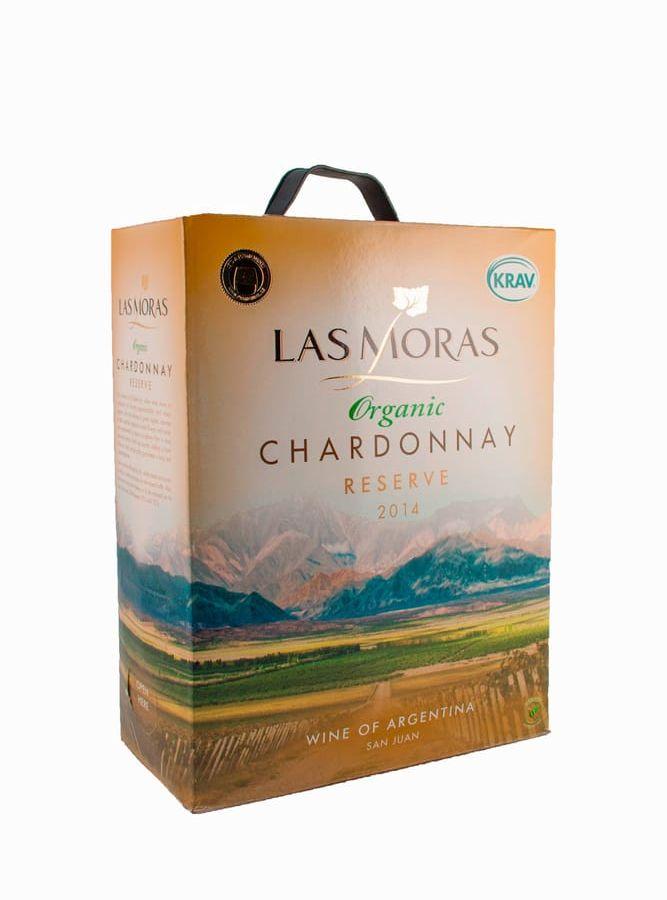 TRE FYRAR: Las Moras Reserve Chardonnay. 229 kr | 300 cl | 13,5% | SB 16018 | 2015 | Argentina | San Juan | Finca Las Moras | vitt | ekologiskt | 5/10. Här var det massor av smak – honungsmelon, päron, avrundande vanilj, kryddor och matvänlig syra. Ett generöst vin som kan ackompanjera både de grillade kycklinglåren, grönsakspajen och de chilistekta räkorna. Ja men, ett buffévin helt enkelt.